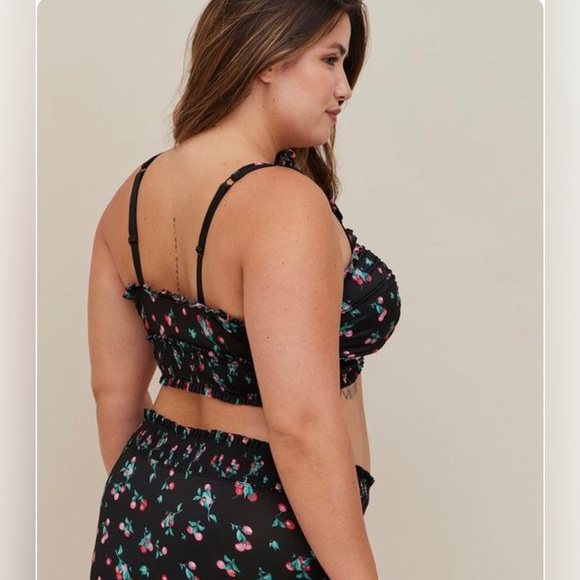 Torrid Cherry Smocked Keyhole Bralette Torrid Size 3 - Picture 4 of 9